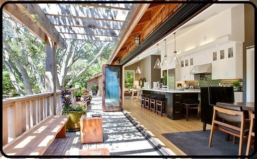 طراحی آشپزخانه رو به حیاط-وب سایت دکورامسین